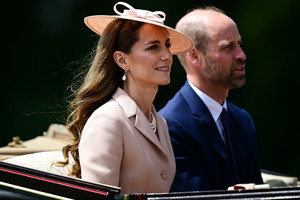 Księżna Kate zaskoczyła w Diorze! Stylizacja z wizyty Macronów powala