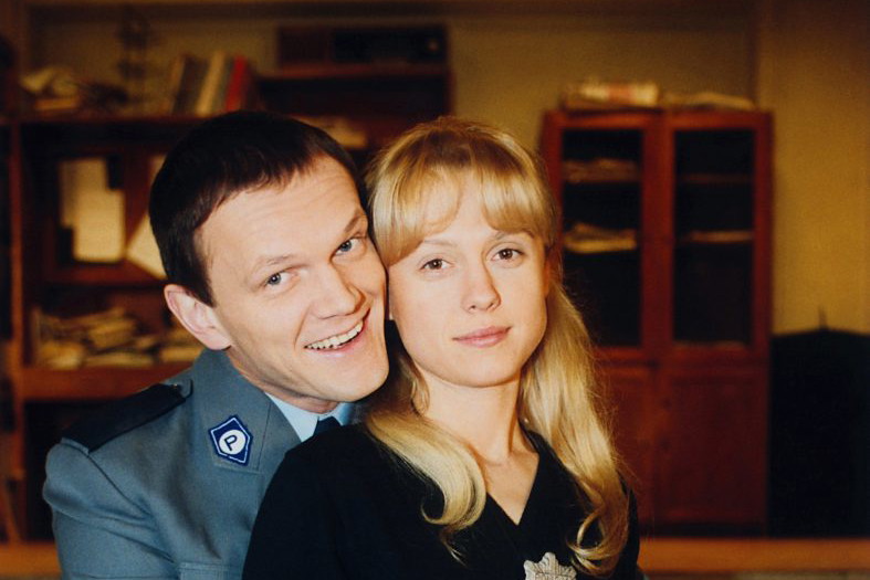 Aleksandra Woźniak znana jako Kasia z „13 Posterunku” przeszła spektakularną metamorfozę. Tak wygląda