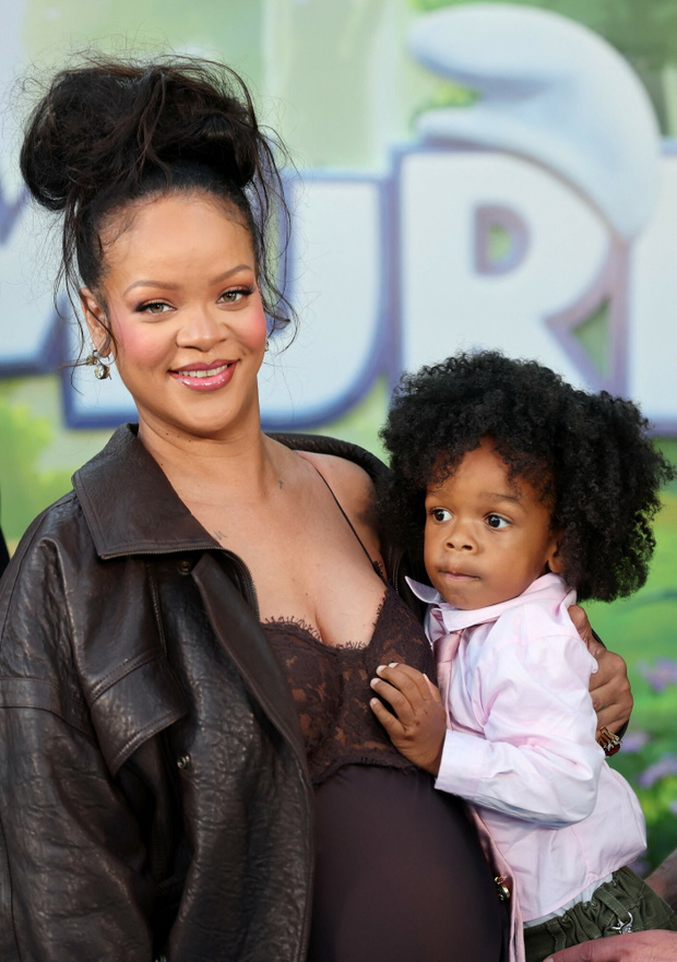 Rihanna z dziećmi na premierze