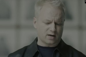 Nowy serial od twórców „Domu z papieru” z Maciejem Stuhrem w hiszpańskiej roli