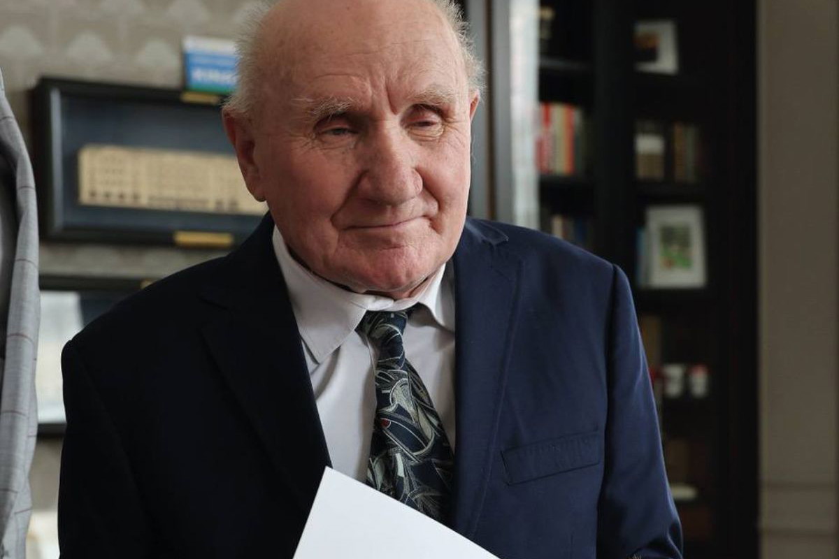 Najstarszy maturzysta w Polsce uhonorowany. Wyjątkowa nagroda od prezydenta Kalisza