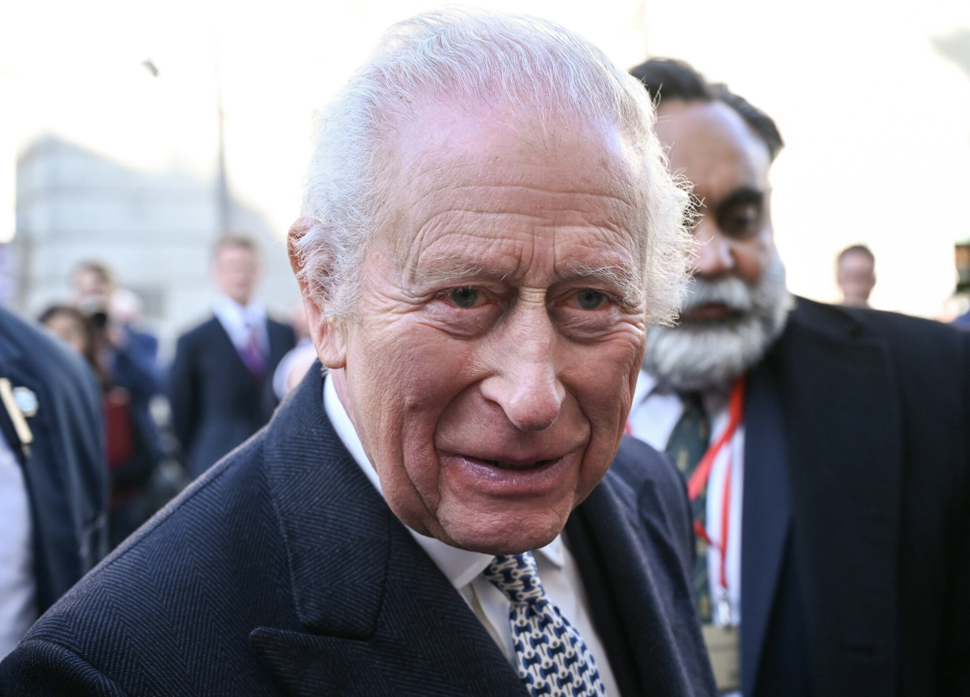 Król Karol III ujawnia plany pogrzebu. Zaskakująca rola Harry’ego i Meghan