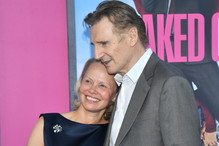 Miłość w Hollywood! Pamela Anderson i Liam Neeson oficjalnie razem