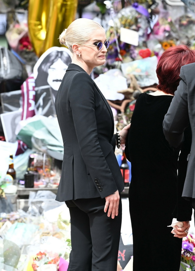Poruszający gest Kelly Osbourne na pogrzebie ojca