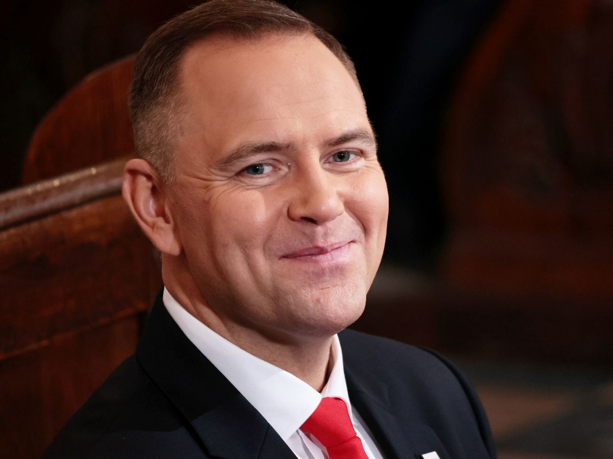 Karol Nawrocki w drodze na mszę nagle zatrzymał samochód pod stadionem Legii.