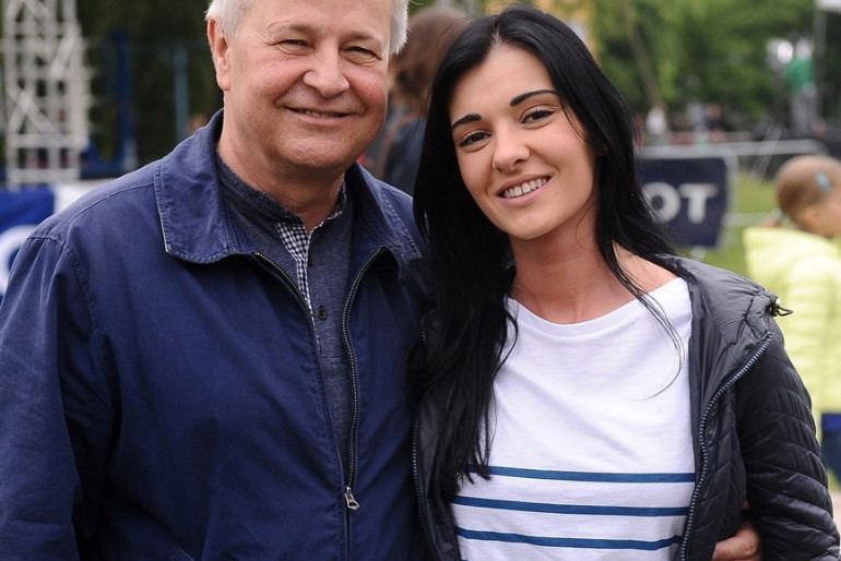 Apoloniusz Tajner z partnerką, Izabelą Podolec