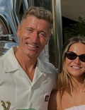 Anna Lewandowska świętuje urodziny Roberta. Postawiła na modne spodnie "flutter rose pink". Podobne kupisz w Sinsay
