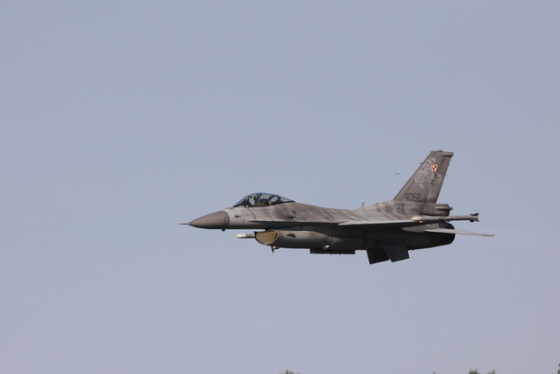 Pilot napisał „Slab” na niebie! Wzruszający hołd dla majora Krakowiana