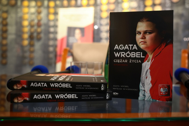 Agata Wróbel na premierze książki