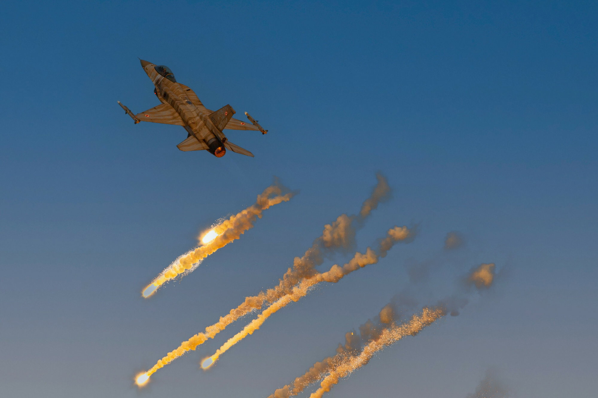 Katastrofa F-16 w Radomiu. Polski pilot nie żyje. Prezydent i premier reagują, Fot. Mateusz Kotowicz/REPORTER
