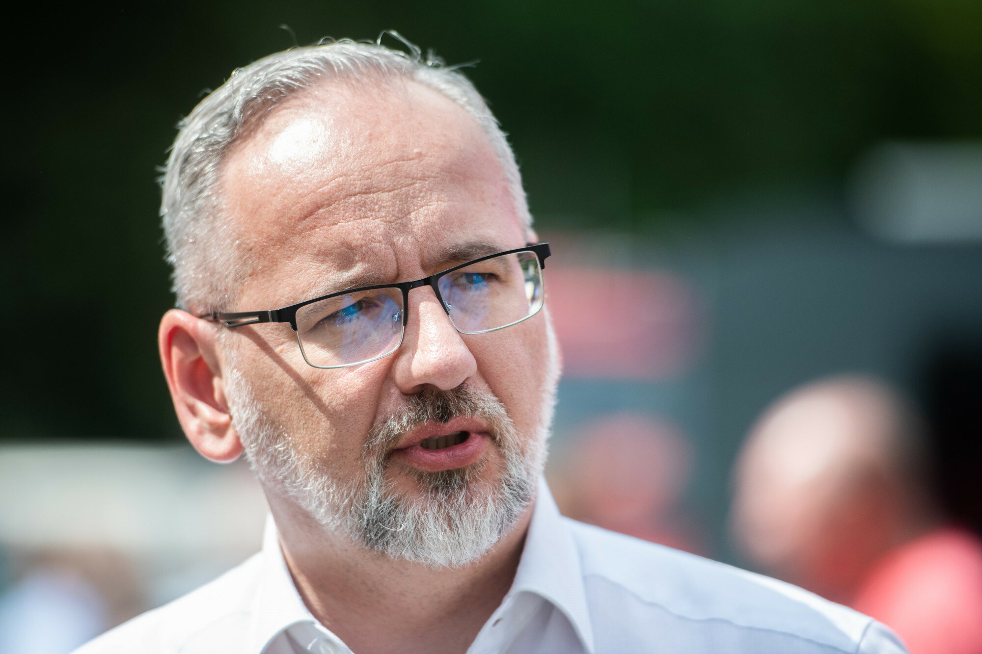 Brutalne pobicie Adama Niedzielskiego w Siedlcach – były minister trafił do szpitala!
