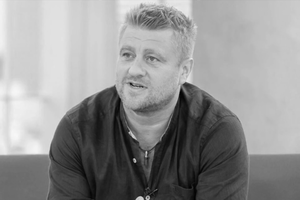 Tak wygląda dziś grób Tomasza Jakubiaka. Jeden szczegół porusza do łez
