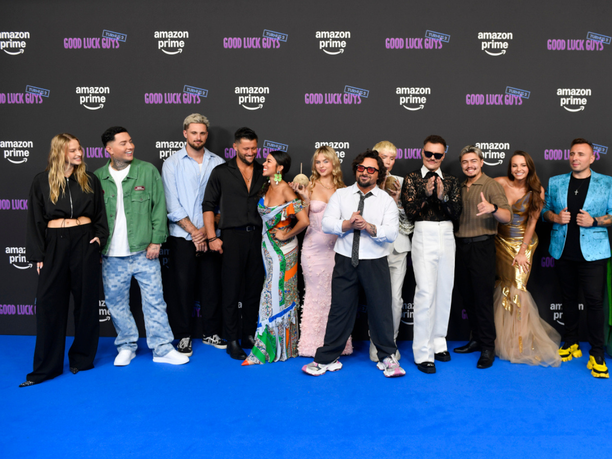 Plejada gwiazd promuje "Good Luck Guys". Wszyscy patrzą tylko na nich!