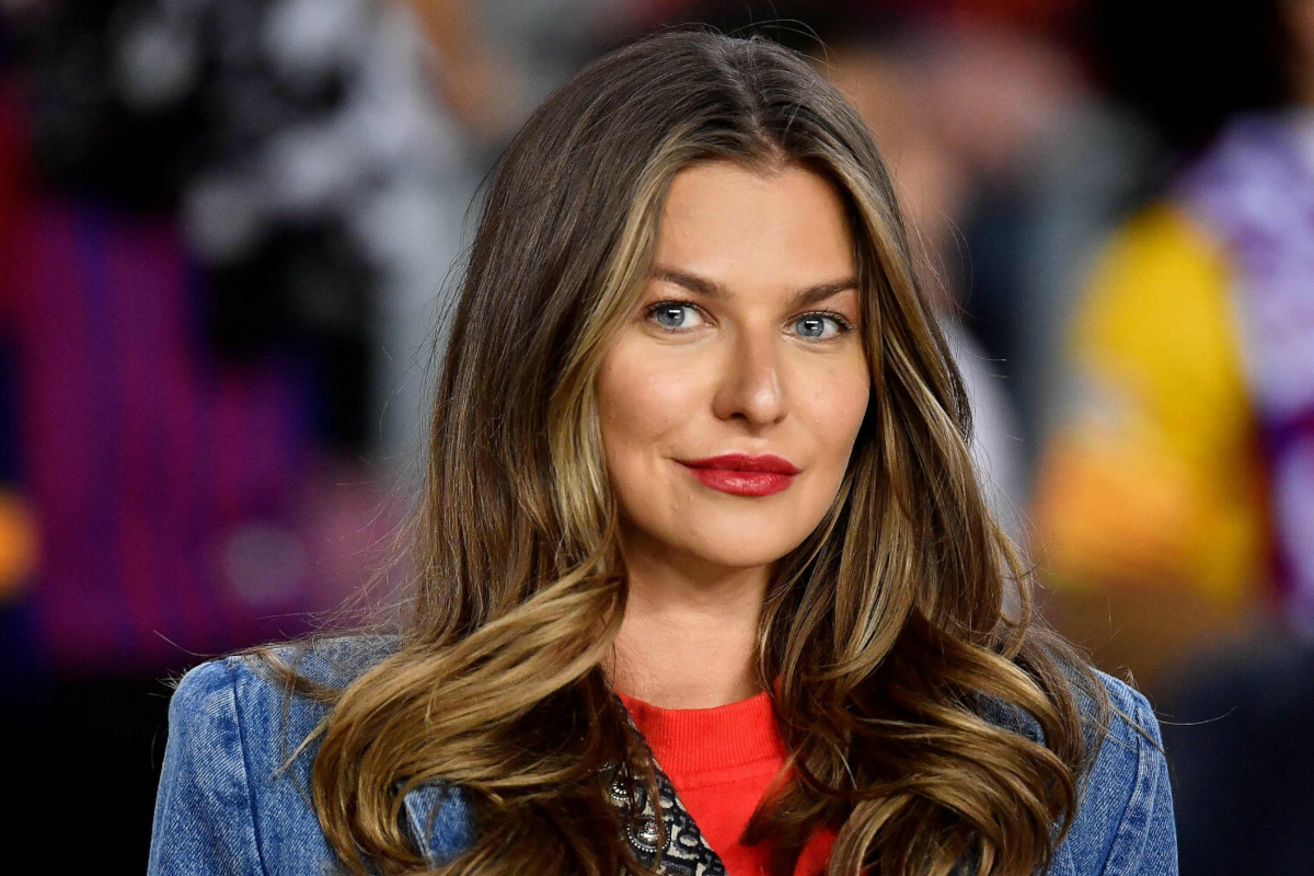 Kozaki "riding boots" jesienią 2025 zaleją ulice światowych stolic mody. Anna Lewandowska już je nosi