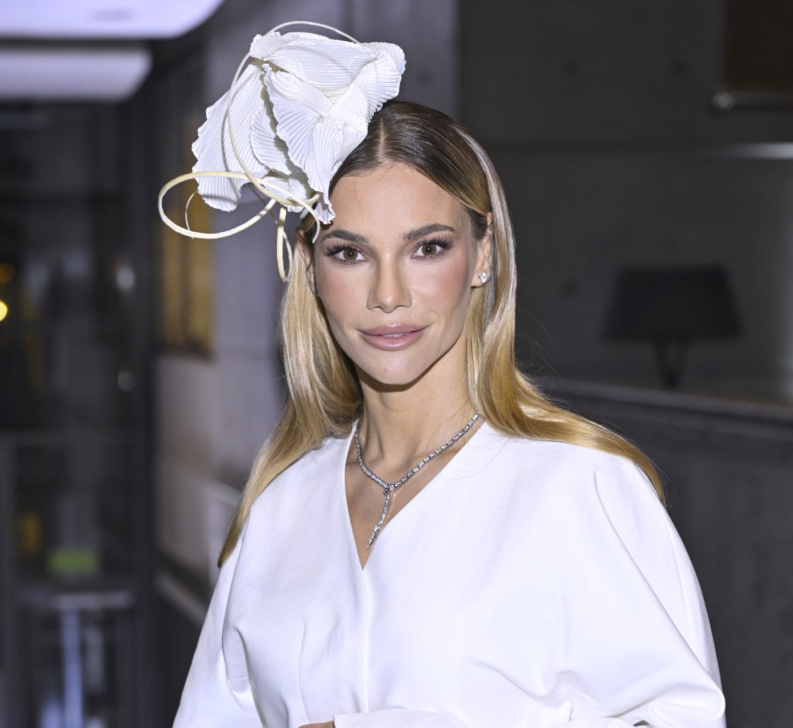 Glam white look Mai Bohosiewicz na ELLE Style Awards 2025! Fascynator skradł show