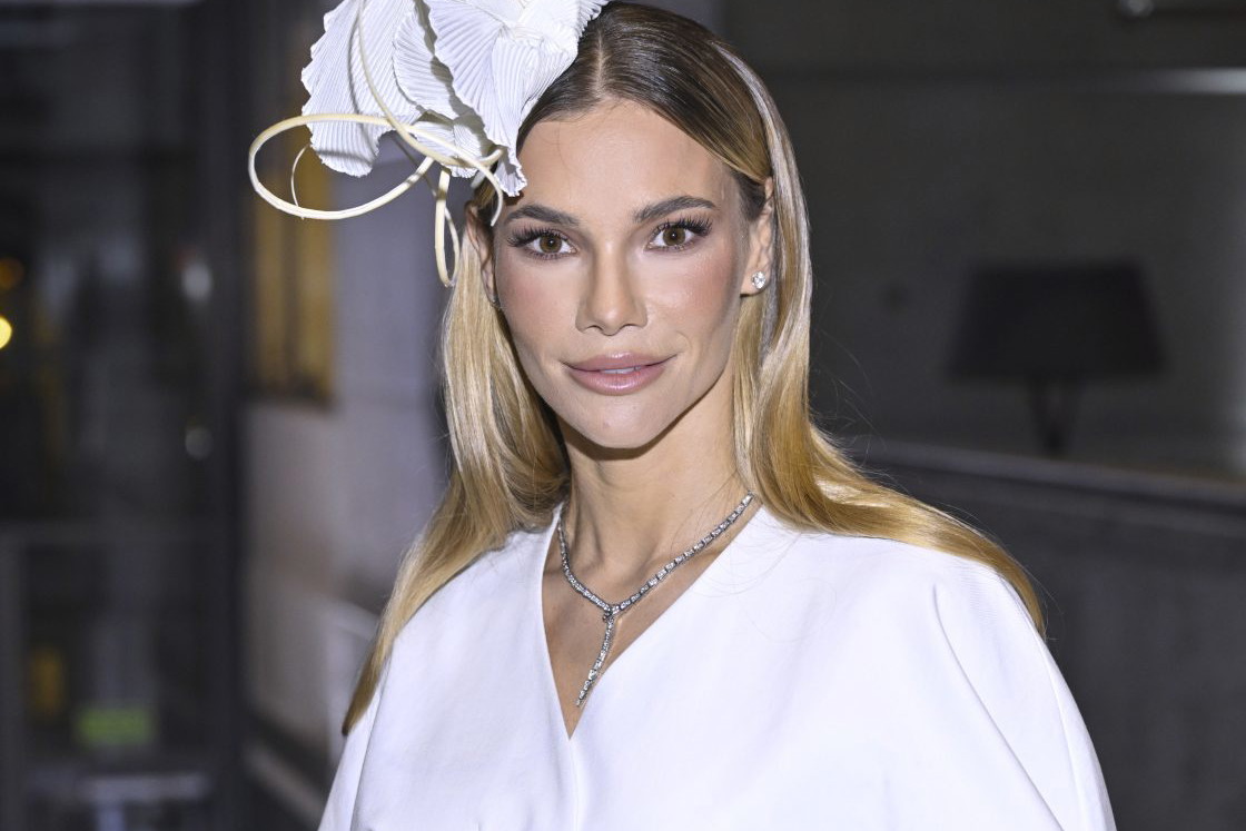 Glam white look Mai Bohosiewicz na ELLE Style Awards 2025! Fascynator skradł show