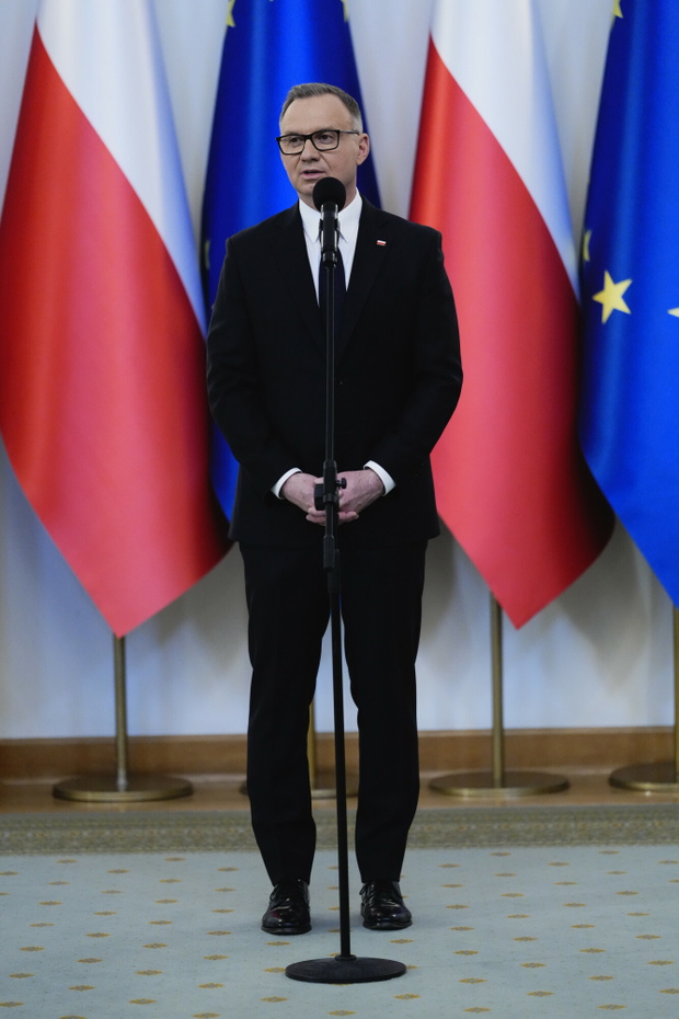 Andrzej Duda stracił palec w dramatycznym wypadku na desce jet surfingowej!