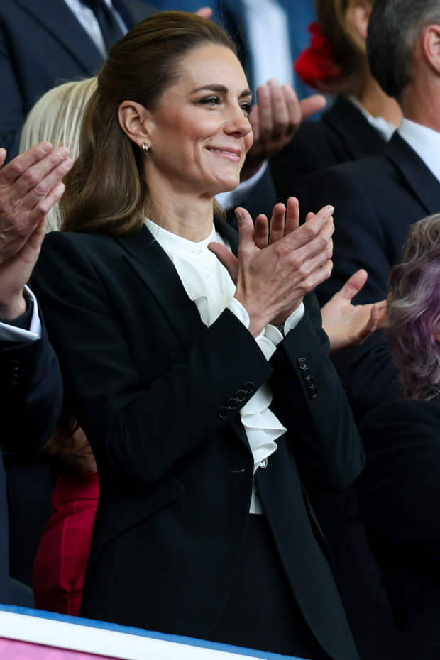 Księżna Kate w blondzie zaskakuje na trybunach podczas Rugby 2025!