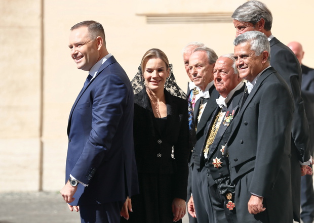 Prezydent Nawrocki żona na audiencji u papieża Leona XIV