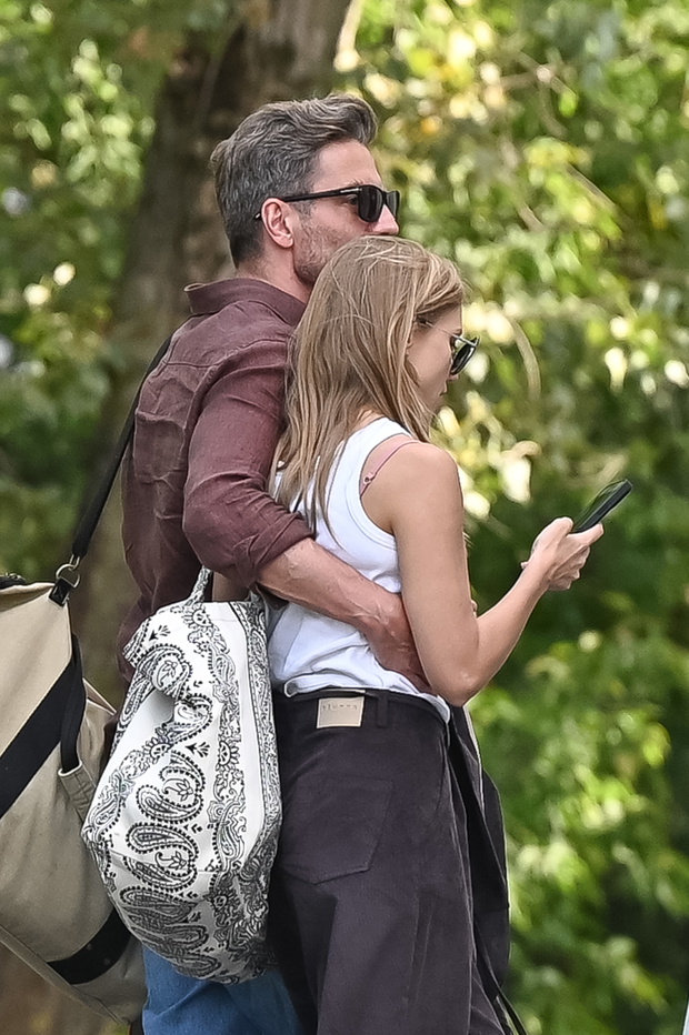 Agnieszka Kaczorowska i Marcin Rogacewicz w drodze na trening