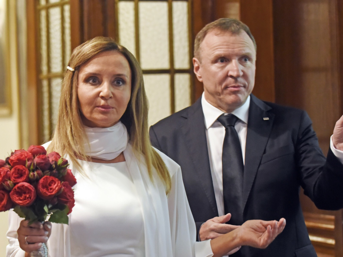 Joanna Kurska opuściła ślub córki swojego męża. Powód jest jeden!