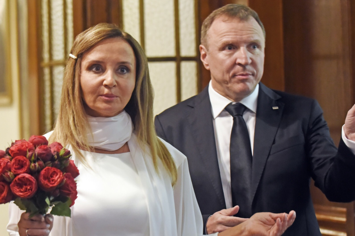 Joanna Kurska opuściła ślub córki swojego męża. Powód jest jeden!