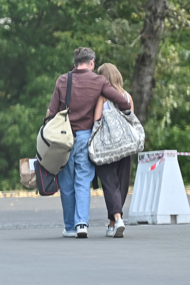 Agnieszka Kaczorowska i Marcin Rogacewicz w drodze na trening