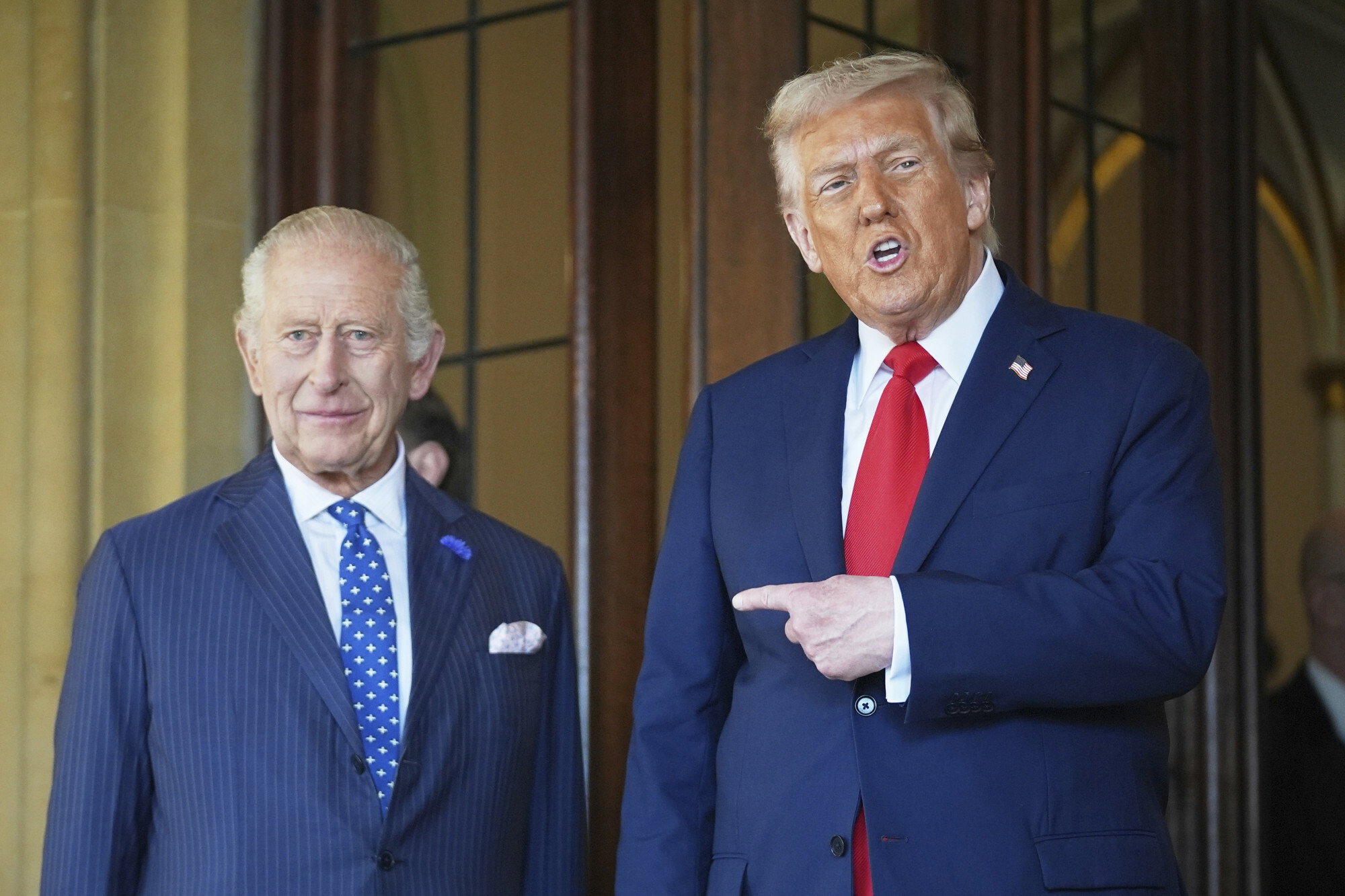 Evan Vucci/Associated Press/East News Donald Trump zaskakuje przemówieniem. Król Karol III nie wytrzymał i wybuchł śmiechem