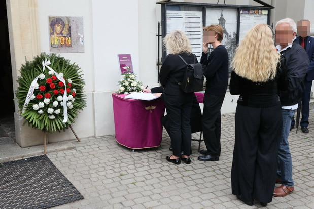 Księga kondolencyjna na pogrzebie Katarzyny Stoparczyk