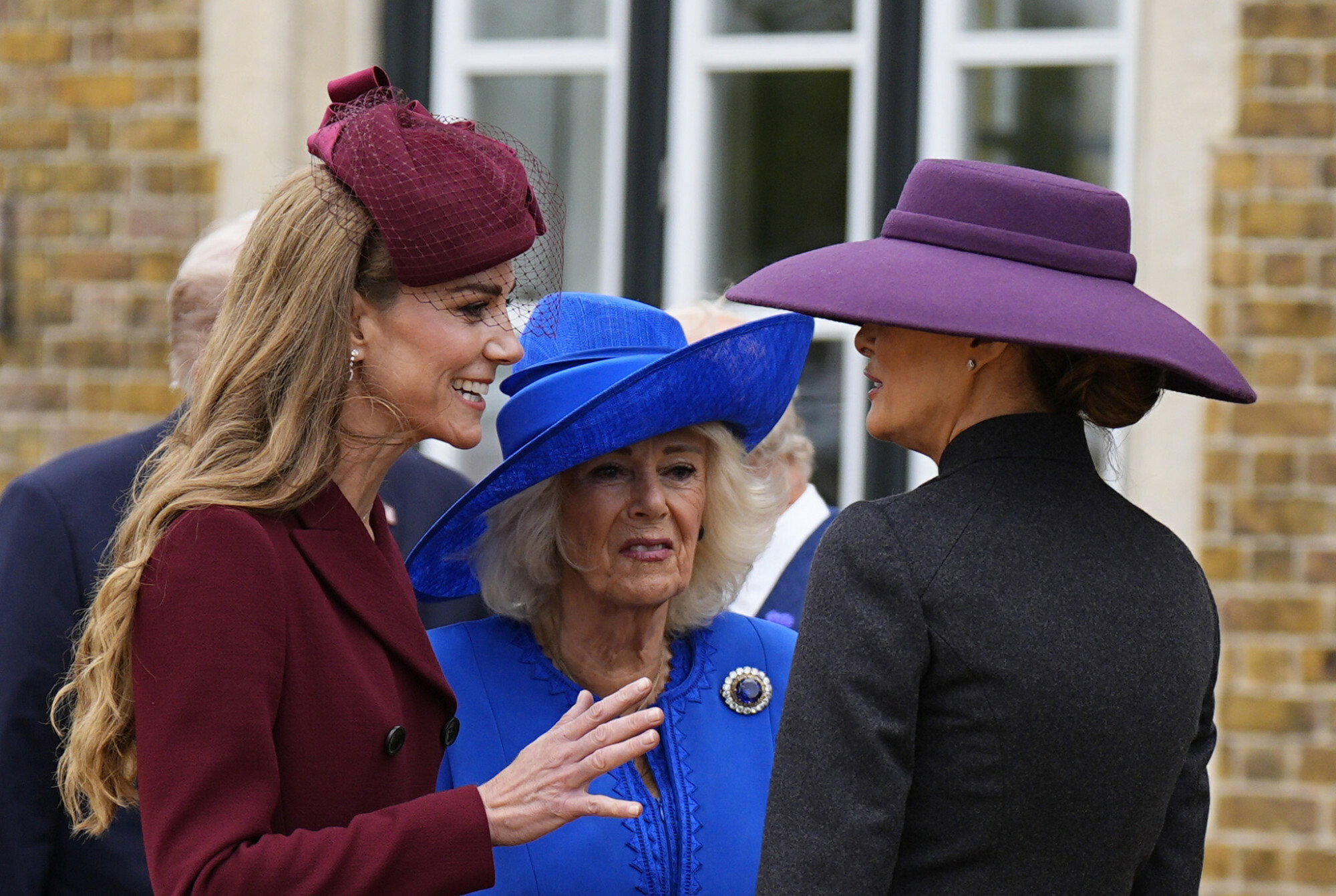 Szokująca scena z królową Kamilą i Kate Middleton! Gest, który rozpalił internet