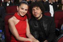Selena Gomez I Benny Blanco wzięli ślub! Bajkowa ceremonia i suknia jak z marzeń fot. Danny Moloshok/Invision/East News