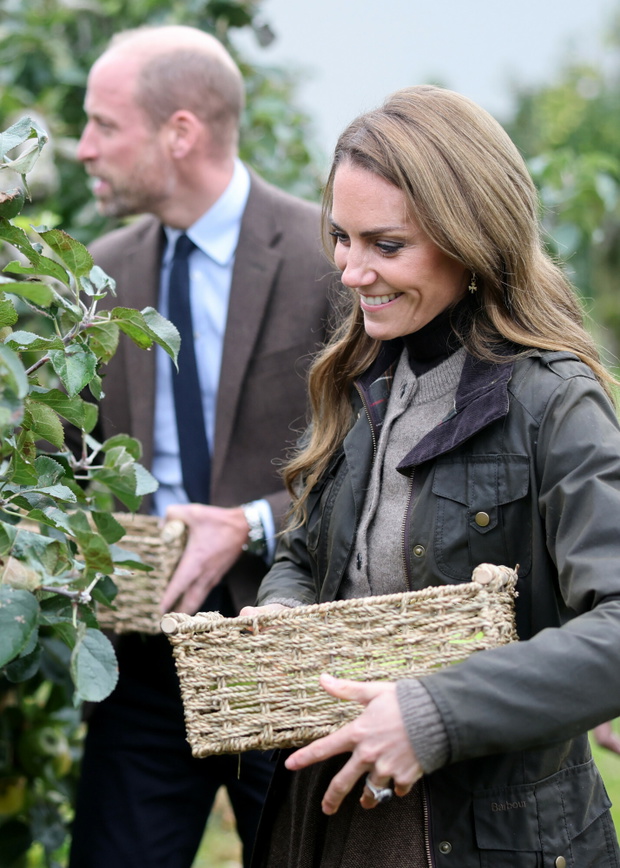 Kate Middleton Irlandia Północna. Styl, praca i hołd królowej