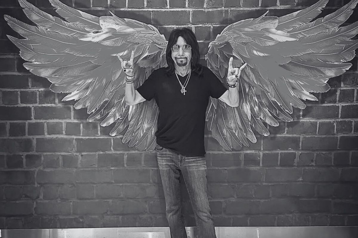 Ace Frehley nie żyje