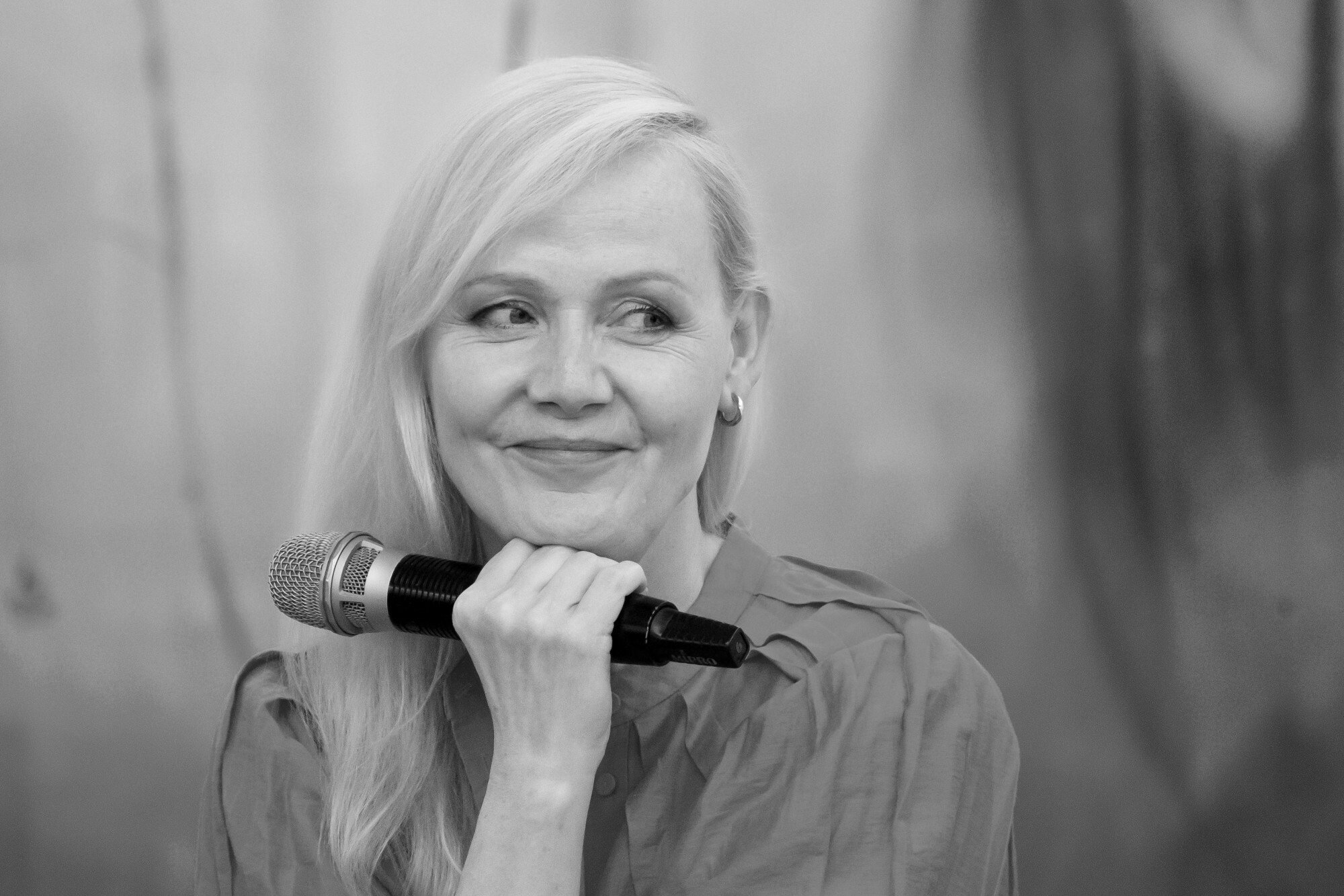 Katarzyna Stoparczyk nie żyje. Grób dziennikarki tonie w kwiatach