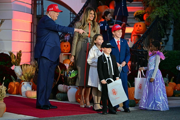 Halloween w Białym Domu 2025: Trump rozdaje dzieciom słodycze