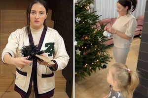 Ania Bardowska ubiera choinkę