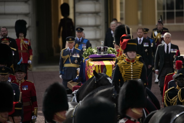 Kondukt ?a?obny z Pa?acu Buckingham do Pa?acu Westminsterskiego