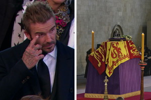 David Beckham przy trumnie z ciałem Elżbiety II