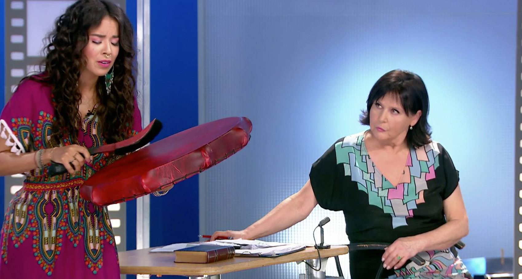 Tamara Gonzalez Perea w Sprawie dla reportera jako terapeutka uzdrawiania dźwiękiem