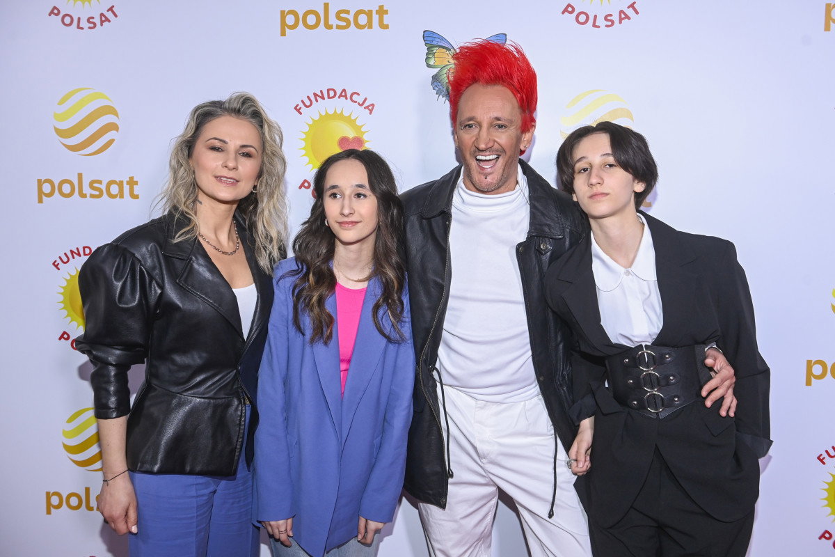 Michał Wiśniewski i Ania Świątczak z córkami na koncercie Fundacji Polsat