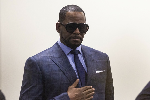 R. Kelly w drodze na przes?uchanie