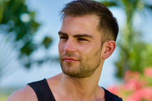 Łukasz z Hotelu Paradise miał długie włosy