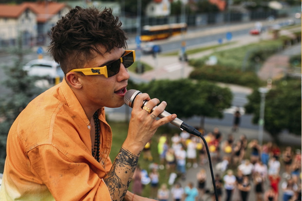 Dawid Kwiatkowski zagrał koncert na dachu