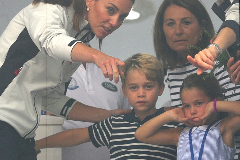 Księżna Kate z dziećmi na regatach
