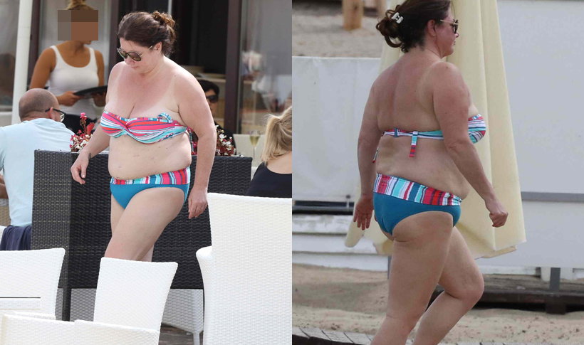 Katarzyna Niezgoda w bikini nad morzem