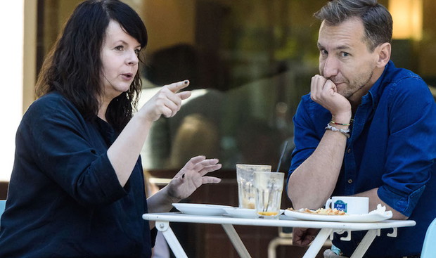 Karolina Korwin Piotrowska i Piotr Kraśko w knajpie