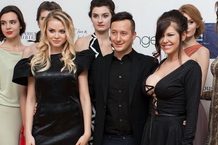 Iwona Węgrowska i Ola Ciupa na pokazie Daniela Jacoba Dali