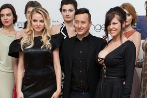 Iwona Węgrowska i Ola Ciupa na pokazie Daniela Jacoba Dali
