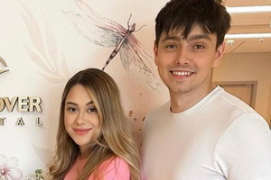Sylwia Przybysz i Jan Dąbrowski pokazali wózek trzeciej córki