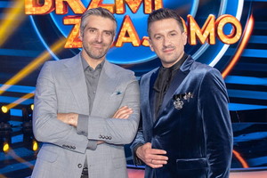 Maciej Dowbor poprowadzi kolejną edycję Twoja Twarz Brzmi Znajomo?